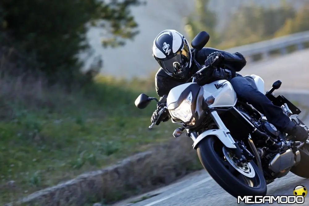 Nuova Honda Hornet 2011 ABS, prova su strada