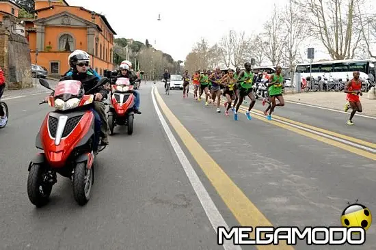 Piaggio Mp3 Yourban al fianco dei corridori nella Maratona della Capitale