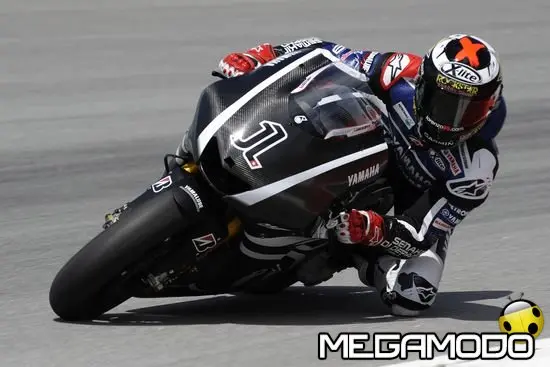 Lorenzo vince sul bagnato un emozionante Gran Premio di Spagna