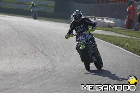 Battipaglia teatro del Trofeo Centro Sud Italia Supermoto 2011