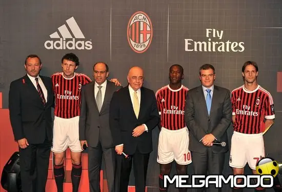 Nuova maglia Milan 2011-2012 Adidas-Fly Emirates