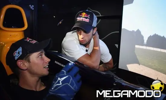 I piloti Repsol Honda visitano il quartier generale della Red Bull Racing F1