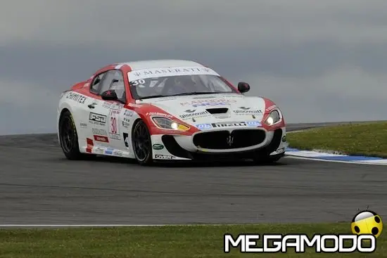 Sbirrazzuoli e Ardagna trionfano a Donington nel Trofeo Maserati GranTurismo MC    