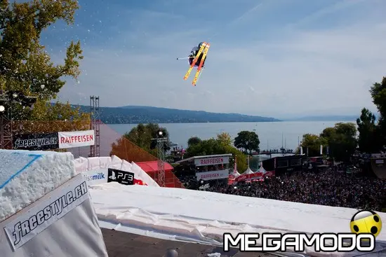 L'atleta Atomic Elias Ambühl inizia la stagione in modo eccezionale