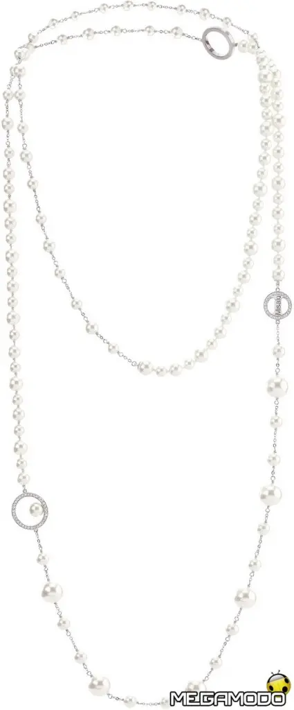 Misaki partecipa a Eclat de Mode a Parigi