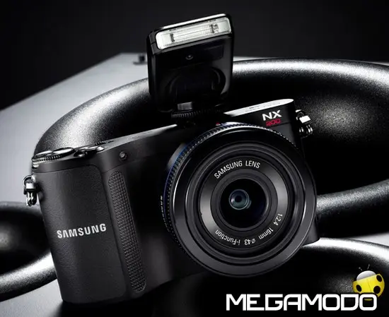 Samsung NX200, sensore CMOS APS-C da 20.3 Megapixel
