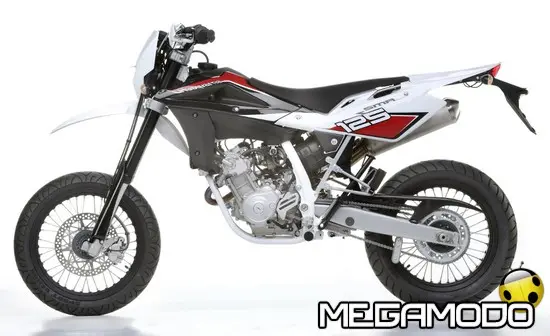 Husqvarna SMR125 per respirare aria di supermotard