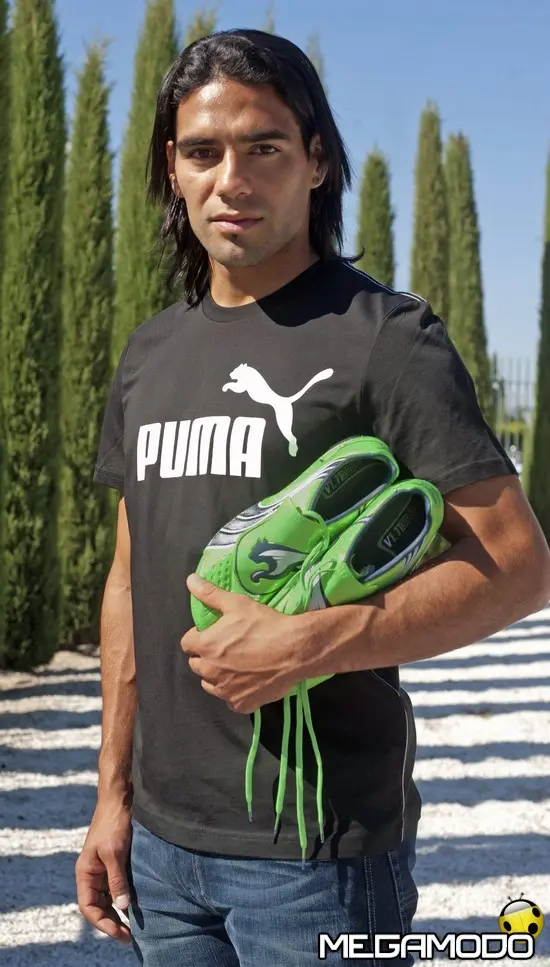 Radamel Falcao firma con Puma