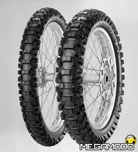 Pirelli Scorpion MX Mid Hard 554, pneumatici professionali per motocross