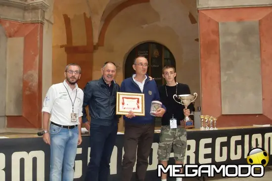 Alla 100 Miglia trionfano Andrea e Massimo Zanasi su Alfa Romeo Giulia Spider del 1963