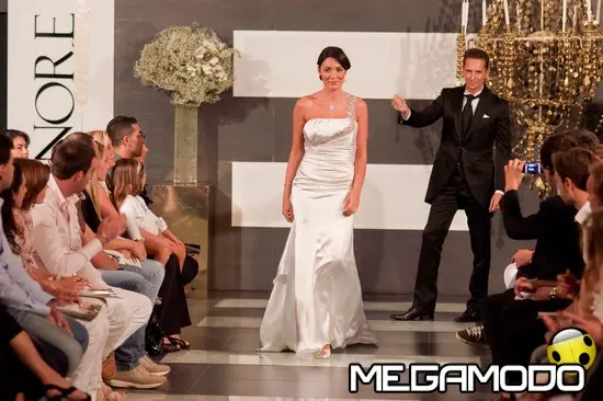 Atelier Signore e Nardelli Gioielli presentano l'abito da sposa tempestato di diamanti e cristalli