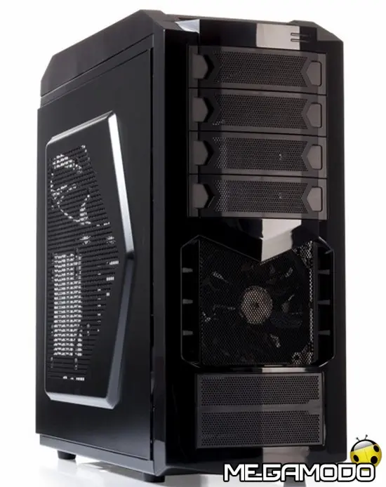 iTek Dominator 1st, il nuovo cabinet con tecnologia Hot Swap