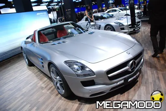 Mercedes SLS AMG Roadster, il piacere della guida