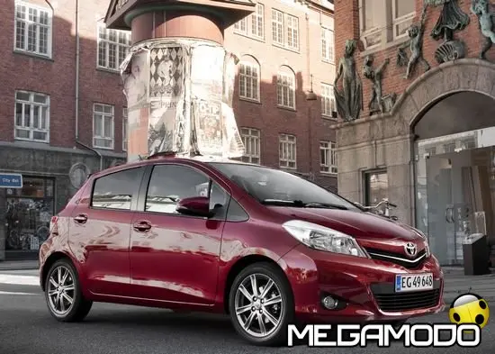 Nuova Toyota Yaris sponsor di "Roma si mette in luce"