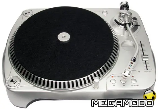 Hallyster Sound GBC TT 401 USB, il giradischi tra vintage e avanguardia