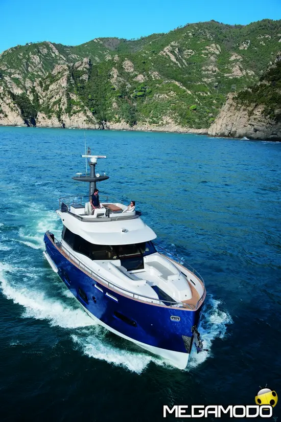Azimut Magellano 50 vince il premio "UIM Enviromental Awards 2011"