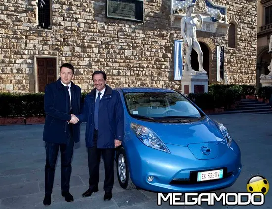 La prima Nissan LEAF consegnata al Comune di Firenze