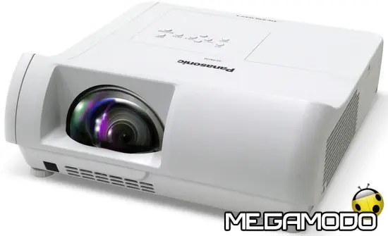 Panasonic, nuova serie di proiettori LCD short throw