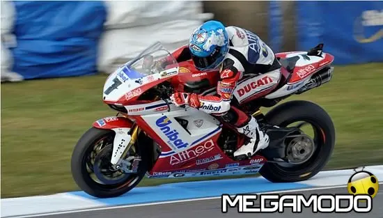 Carlos Checa vince gara 2 a Phillip Island, Biaggi al comando della classifica