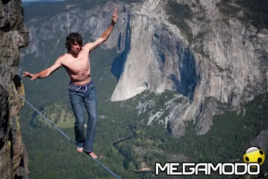 Dean Potter attraversa i canyon più spettacolari del Pianeta