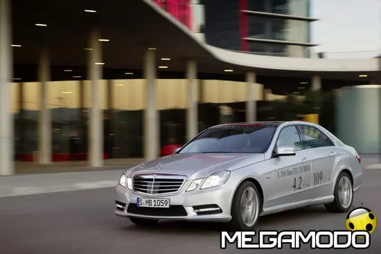 Mercedes-Benz E 300 BlueTEC HYBRID, valori di efficienza esemplari