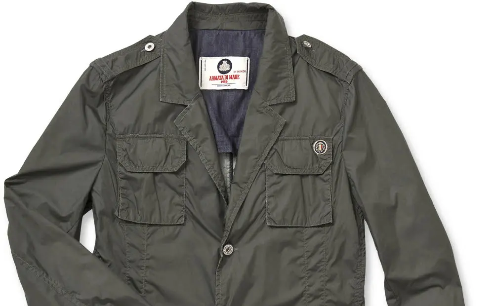 La sahariana multitasking di Armata di Mare per gli sbalzi repentini di temperatura