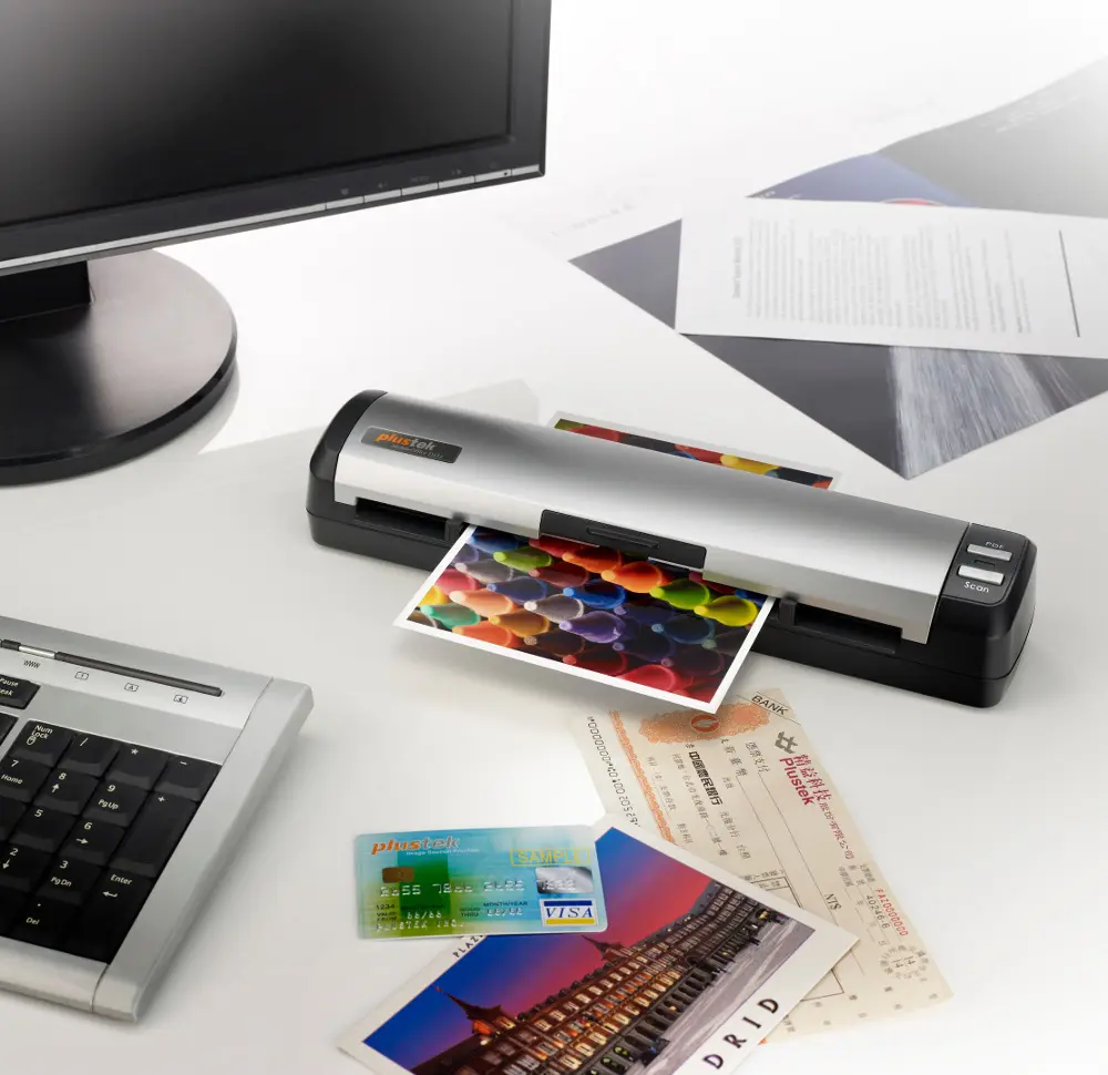 Plustek MobileOffice D412, lo scanner leggero ad elevata velocità di scansione