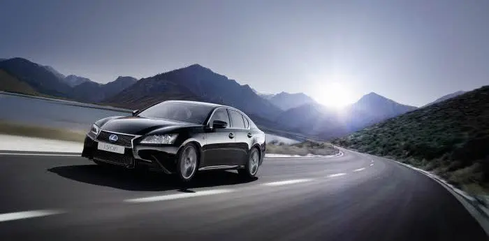 Nuova Lexus GS 450h con funzione Drive Mode Select per un'esperienza di guida esclusiva