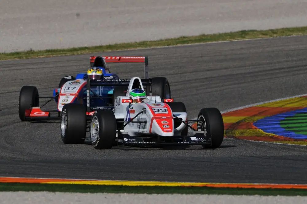  Formula Abarth European Series, Nicolas Costa vince a Valencia