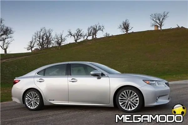 lowres 2013 lexus es 300h 001