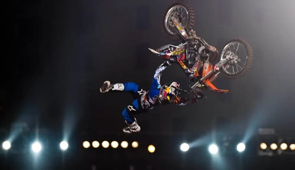 Levi Sherwood vince a Dubai la prima gara del Red Bull X-Fighters World Tour 2012
