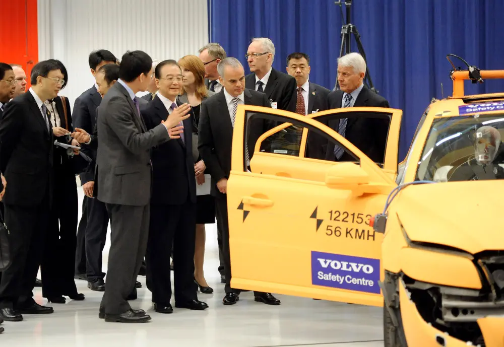 Il Primo Ministro cinese Wen Jiabao visita la sede Volvo a Göteborg