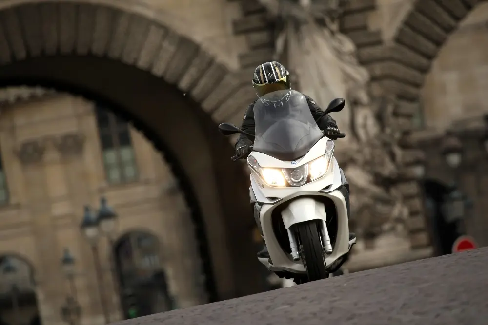 Piaggio X10 125, 350 e 500cc, prova su strada