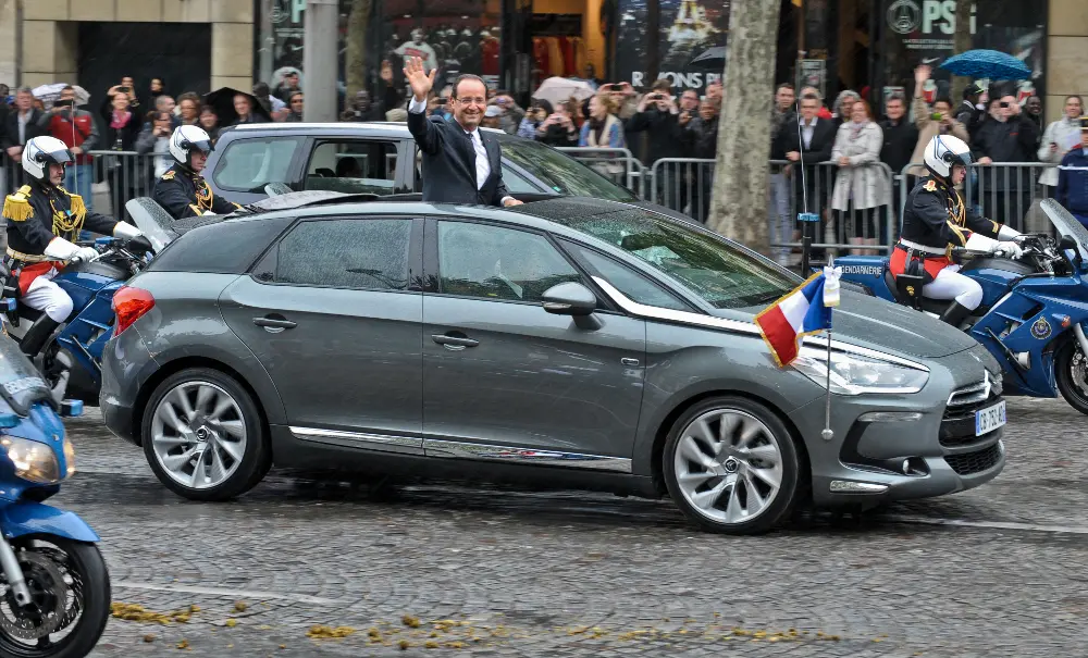 François Hollande sceglie Citroën DS5 Hybrid4