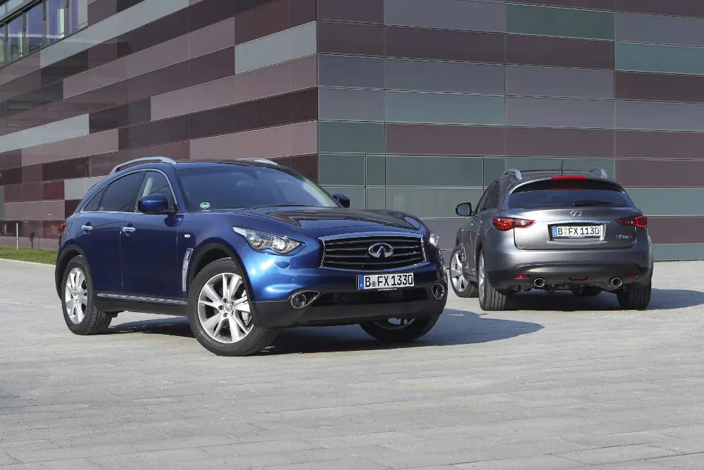 Infiniti FX 2012, la fusione tra un'auto sportiva e un SUV