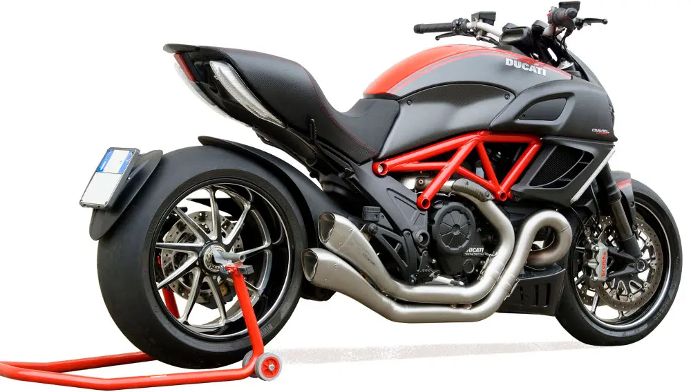 Evolution & Factory Line by HP Corse per Ducati Diavel