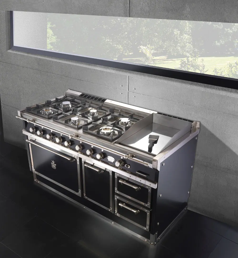 Cucine professionali in metallo by Officine Gullo, la passione per le cose fatte bene