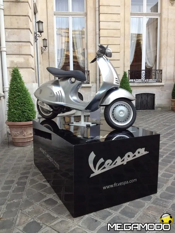 01 vespa 946 parigi