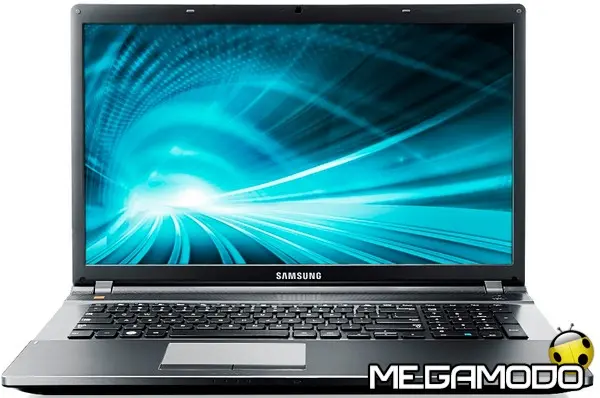 550p7c 001 front angle open silver