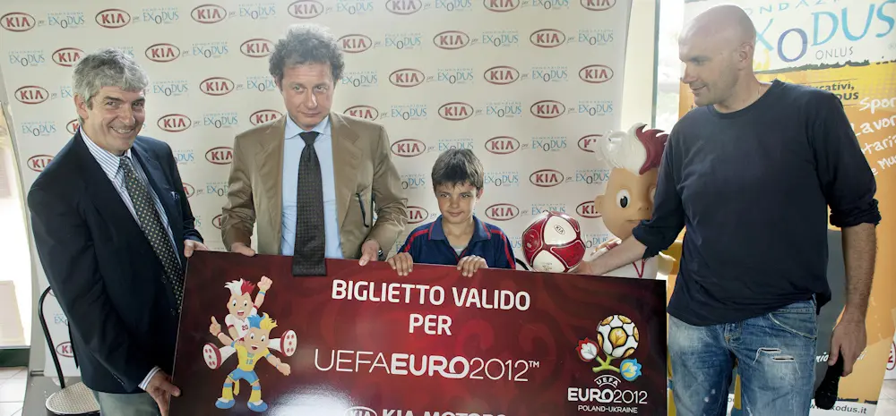 Kia e Fondazione Exodus portano i bambini alla partita Italia-Inghilterra di EURO 2012