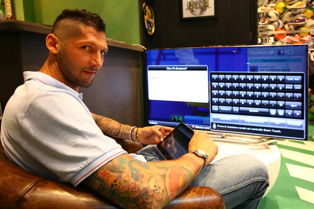 Marco Materazzi commenta in diretta le partite su Samsung Smart Tv