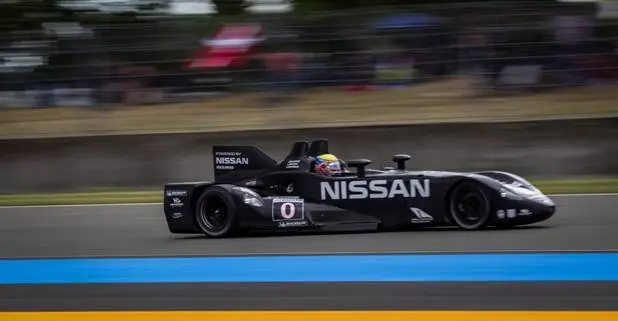 Nissan con Vyclone per il primo giro di pista crowd-sourced 