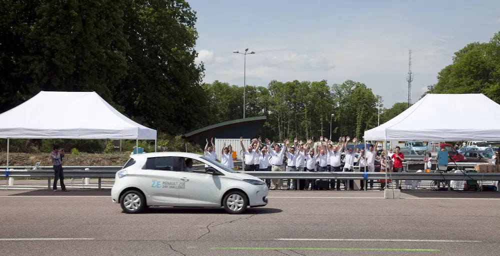Record del mondo per Renault Zoe, 1.618 Km percorsi in 24 ore