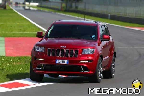 120612 j grandcherokee srt 19
