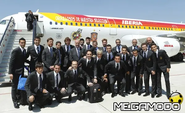 la nazionale spagnola in partenza per gli europei