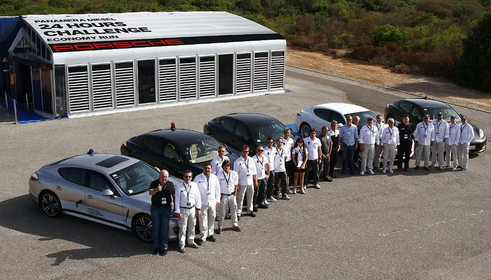Megamodo per la Porsche "Panamera Diesel, 24 hours Challenge" al Technical Center di Nardò