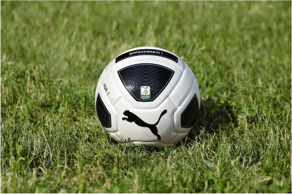 Nuovo pallone PUMA Power 2.12 dedicato alla Serie B