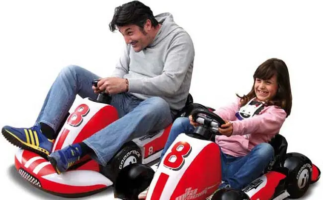 Miia SuperKart, la macchinina gonfiabile per Nintendo Wii