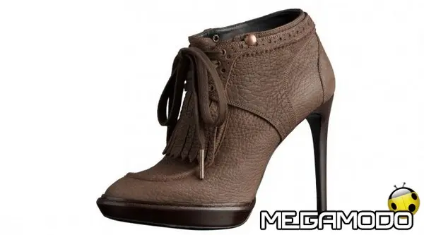 the taupe leather fringed field boots