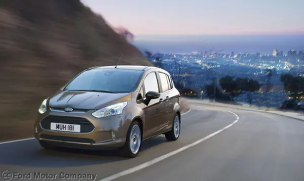 Nuova Ford B-MAX, design intelligente ed economia dei consumi